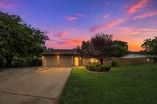 117 Myrtle Ct, Hurst, TX 76053 - Photo 1