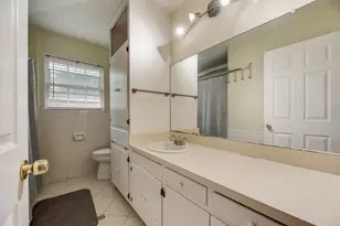 117 Myrtle Ct, Hurst, TX 76053 - Photo 17