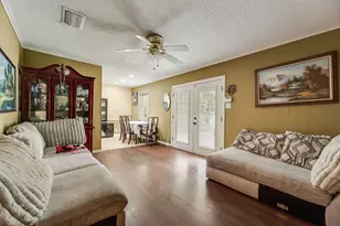 117 Myrtle Ct, Hurst, TX 76053 - Photo 7