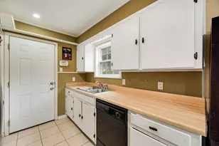 117 Myrtle Ct, Hurst, TX 76053 - Photo 11