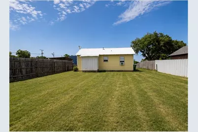 1502 S College Avenue, Decatur, TX 76234 - Photo 3