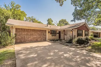612 Bayless Drive, Euless, TX 76040 - Photo 1