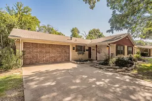 612 Bayless Dr, Euless, TX 76040 - Photo 1