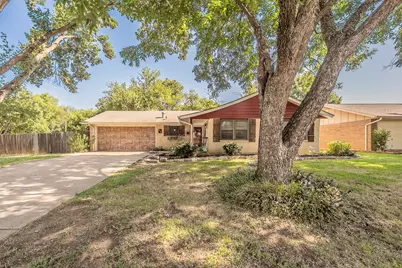 612 Bayless Drive, Euless, TX 76040 - Photo 1