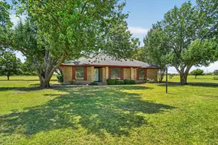 104 Royal Park Ln, Waxahachie, TX 75165 - Photo 1