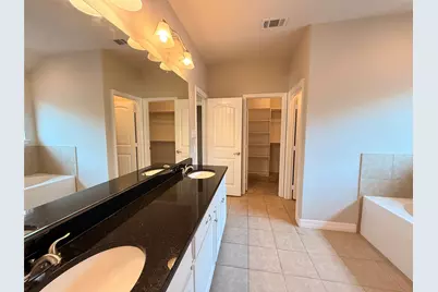 127 Frank Street, Greenville, TX 75402 - Photo 11