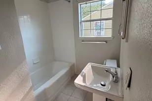 718 Crescent St, Denton, TX 76201 - Photo 9