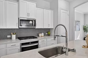 12780 Friar St, Farmers Branch, TX 75234 - Photo 9