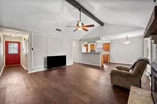 806 Wind Brooke Dr, Arlington, TX 76001 - Photo 5