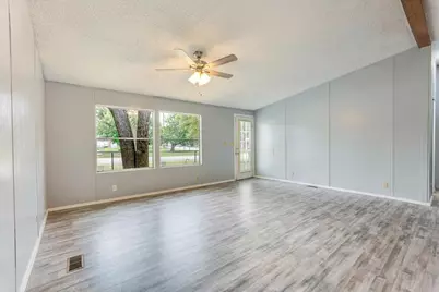 2316 SW 4th Avenue, Mineral Wells, TX 76067 - Photo 3