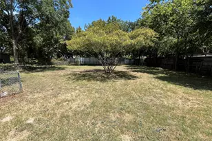 1316 N Prairie Creek Rd, Dallas, TX 75217 - Photo 17