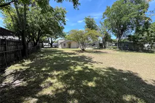 1316 N Prairie Creek Rd, Dallas, TX 75217 - Photo 19