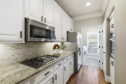 14891 Towne Lake Circle, Addison, TX 75001 - Photo 13