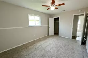 328 Hillside Ct, Burleson, TX 76028 - Photo 17