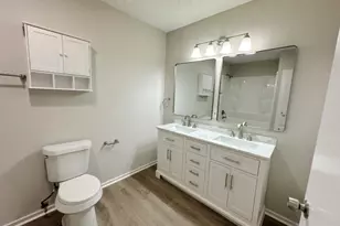 328 Hillside Ct, Burleson, TX 76028 - Photo 15