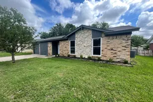 328 Hillside Ct, Burleson, TX 76028 - Photo 1