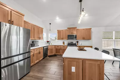 820 Secretariat Drive, Hewitt, TX 76643 - Photo 7