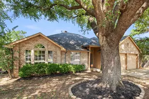 2818 Glen Ridge Dr, Arlington, TX 76016 - Photo 1