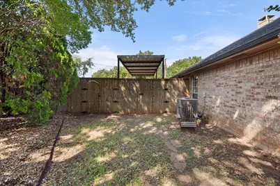 2818 Glen Ridge Drive, Arlington, TX 76016 - Photo 3