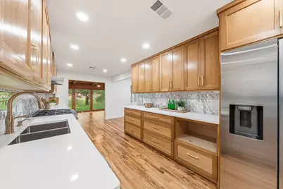 3905 Shady Valley Drive, Arlington, TX 76013 - Photo 9