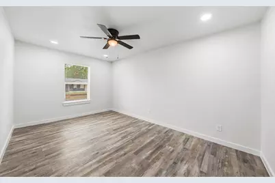 3245 Pacesetter Drive, Dallas, TX 75241 - Photo 5