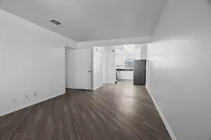 320 E 4th St, Arlington, TX 76010 - Photo 3