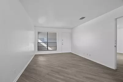 320 E 4th Street #106, Arlington, TX 76010 - Photo 5