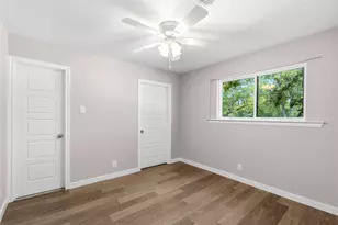 702 Austrian Rd, Grand Prairie, TX 75050 - Photo 15