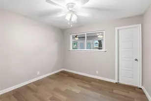 702 Austrian Rd, Grand Prairie, TX 75050 - Photo 21