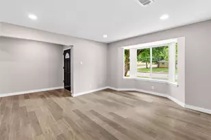 702 Austrian Rd, Grand Prairie, TX 75050 - Photo 3
