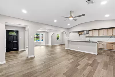 702 Austrian Road, Grand Prairie, TX 75050 - Photo 5