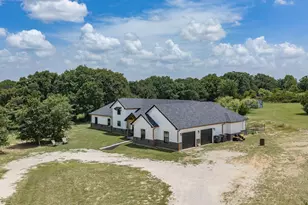 403 Polk Rd, Bowie, TX 76230 - Photo 3