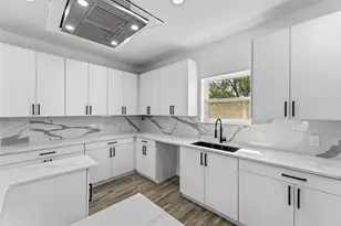 3142 Harmon St, Dallas, TX 75215 - Photo 9
