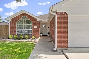 504 Fort Worth St, Mansfield, TX 76063 - Photo 3