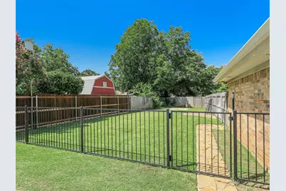6404 Suncrest Court, North Richland Hills, TX 76180 - Photo 29