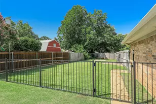6404 Suncrest Ct, North Richland Hills, TX 76180 - Photo 29