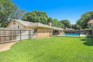 6404 Suncrest Ct, North Richland Hills, TX 76180 - Photo 31