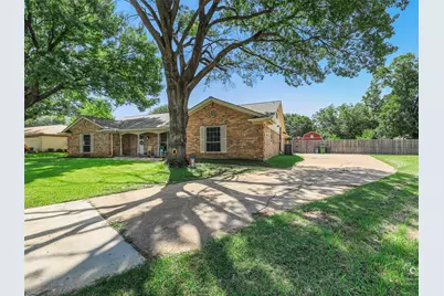 6404 Suncrest Court, North Richland Hills, TX 76180 - Photo 3