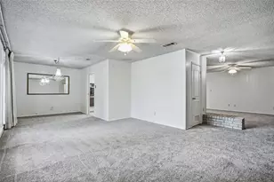 1315 Navaho St, Arlington, TX 76012 - Photo 9