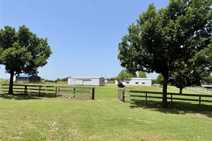 7830 Mavis Ave, Waxahachie, TX 75167 - Photo 3