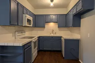 411 Baylor Dr, Arlington, TX 76010 - Photo 3