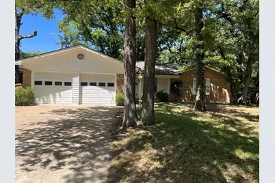 411 Baylor Drive, Arlington, TX 76010 - Photo 1