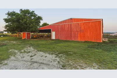 4557 County Road 331, Era, TX 76238 - Photo 9