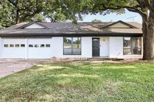 821 Oakwood Ave, Hurst, TX 76053 - Photo 1