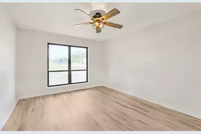 821 Oakwood Avenue, Hurst, TX 76053 - Photo 3