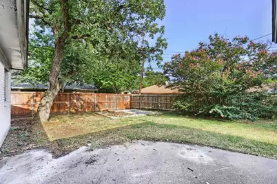 821 Oakwood Avenue, Hurst, TX 76053 - Photo 17