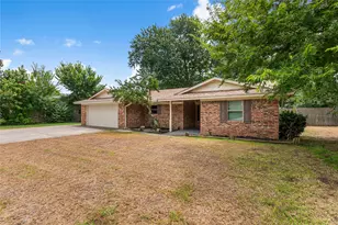 2018 Ashland St, Gainesville, TX 76240 - Photo 3