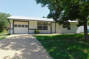 705 Sun Valley Dr, Denton, TX 76209 - Photo 1