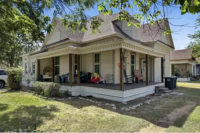 303 N Douglas Avenue, Cleburne, TX 76033 - Photo 1