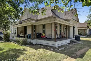 303 N Douglas Ave, Cleburne, TX 76033 - Photo 1